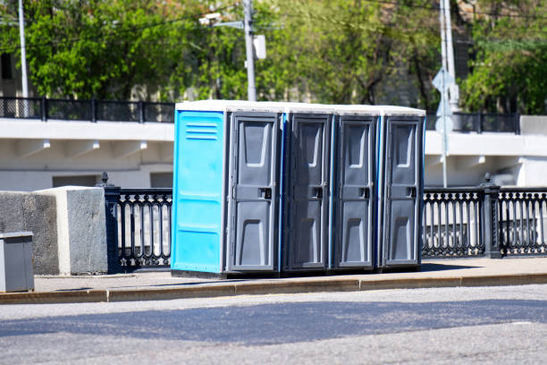 Best Portable restroom trailer rental  in Oldsmar, FL